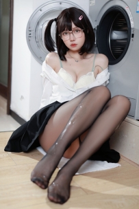 洛桑w伊梓 全套图包及视频合集[10套 共4.33G][持续更新]